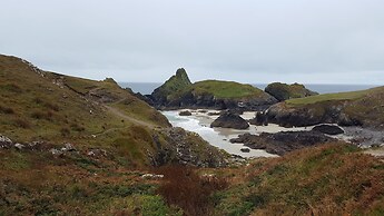 Immaculate 2 Bed Apartment on The Lizard Cornwall