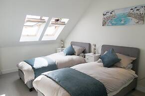 Immaculate 2 Bed Apartment on The Lizard Cornwall