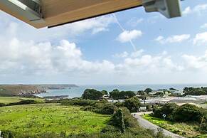 Immaculate 2 Bed Apartment on The Lizard Cornwall