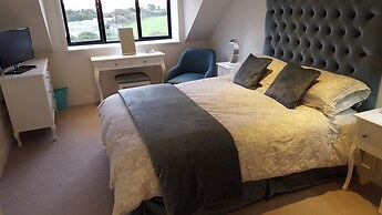 Immaculate 2 Bed Apartment on The Lizard Cornwall