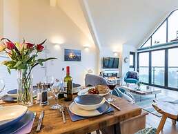 Immaculate 2 Bed Apartment on The Lizard Cornwall