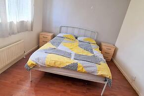 4-bed House in South London