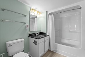 3 BR Units at Bay Watch by Elliott