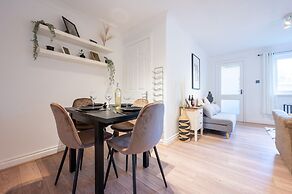 Llansannor Drive by Tŷ SA - Free Parking