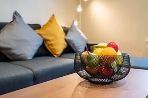 1bd Apt for 2-4. New Decor & Furnishings