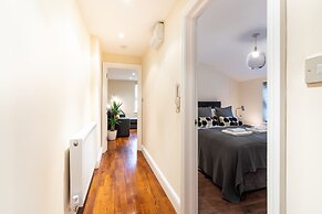 1bd Apt for 2-4. New Decor & Furnishings