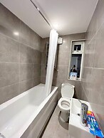 Spacious 3-bed Apartment in London