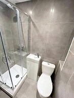 Spacious 3-bed Apartment in London