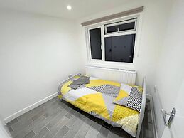 Spacious 3-bed Apartment in London