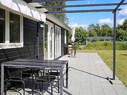 6 Person Holiday Home in Hojby-by Traum