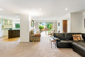 Central City 3BR Paradise- Sky- Netflix