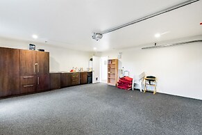 Central City 3BR Paradise- Sky- Netflix