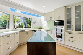 Central City 3BR Paradise- Sky- Netflix