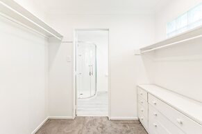 Central City 3BR Paradise- Sky- Netflix