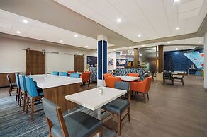 Holiday Inn Express & Suites Lexington by IHG