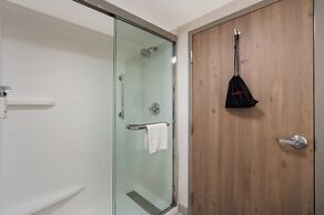 Holiday Inn Express & Suites Lexington by IHG