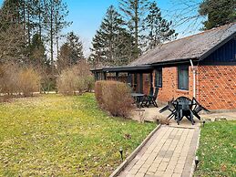 5 Person Holiday Home in Farvang