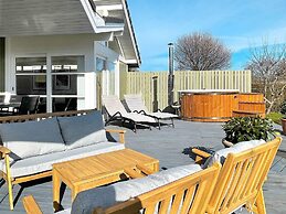 8 Person Holiday Home in Dronningmolle