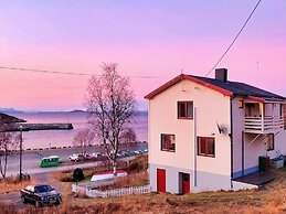 8 Person Holiday Home in Stonglandseidet