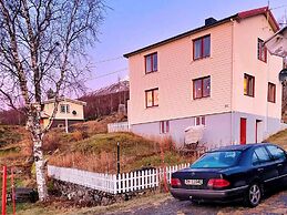8 Person Holiday Home in Stonglandseidet