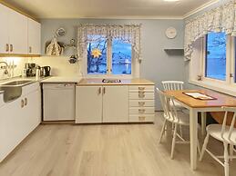 8 Person Holiday Home in Stonglandseidet