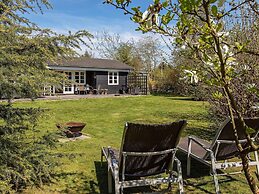 8 Person Holiday Home in Vaeggerlose