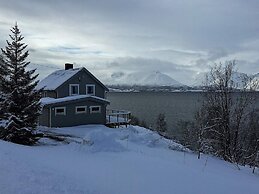 6 Person Holiday Home in Olderdalen