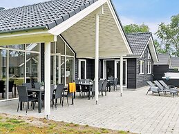 16 Person Holiday Home in Vaeggerlose