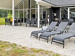 16 Person Holiday Home in Vaeggerlose