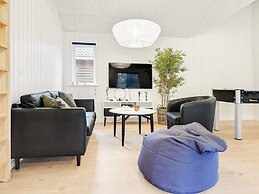 16 Person Holiday Home in Vaeggerlose