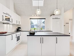 16 Person Holiday Home in Vaeggerlose