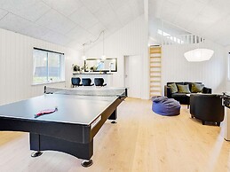 5 Star Holiday Home in Vaeggerlose