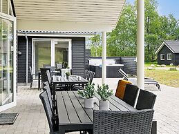 16 Person Holiday Home in Vaeggerlose