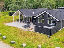 16 Person Holiday Home in Vaeggerlose
