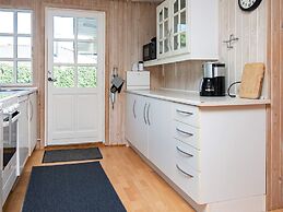 6 Person Holiday Home in Grenaa-by Traum