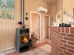 6 Person Holiday Home in Blavand