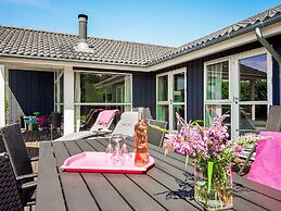 8 Person Holiday Home in Nexo-by Traum