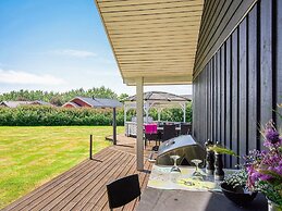 8 Person Holiday Home in Nexo-by Traum