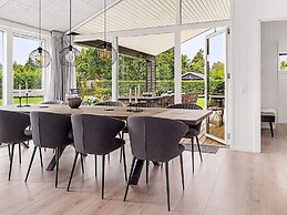 12 Person Holiday Home in Vaeggerlose