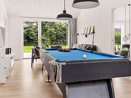 12 Person Holiday Home in Vaeggerlose