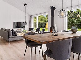 12 Person Holiday Home in Vaeggerlose