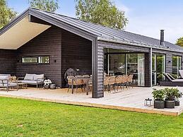 12 Person Holiday Home in Vaeggerlose