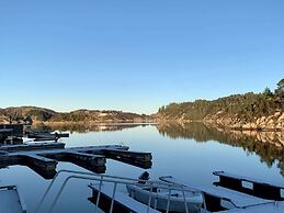 7 Person Holiday Home in Urangsvag