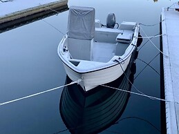7 Person Holiday Home in Urangsvag
