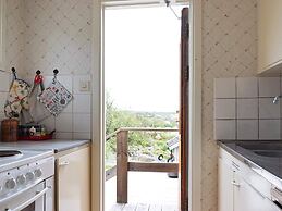 6 Person Holiday Home in Bovallstrand-by Traum