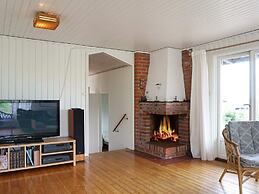6 Person Holiday Home in Bovallstrand-by Traum