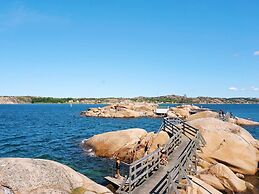 6 Person Holiday Home in Bovallstrand-by Traum