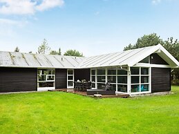 10 Person Holiday Home in Vaeggerlose-by Traum