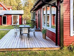 6 Person Holiday Home With Garden