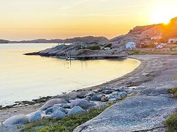 12 Person Holiday Home in Lysekil-by Traum